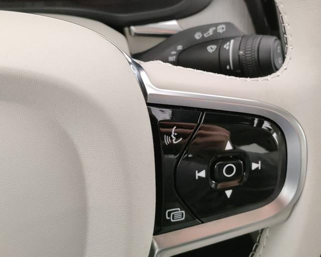 VOLVO XC60 usata, con Sedili riscaldati