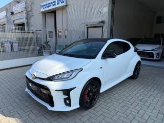 TOYOTA Yaris usata, con Airbag laterali