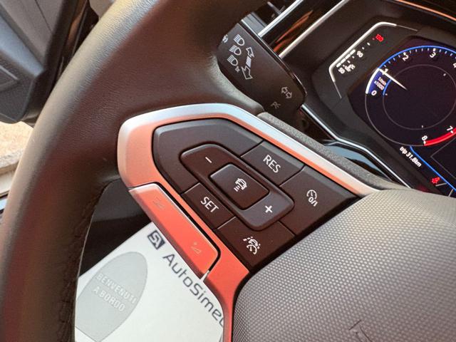 VOLKSWAGEN Taigo usata, con Touch screen