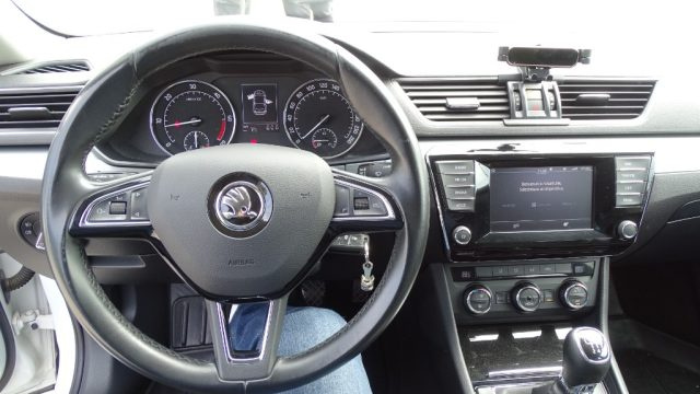 SKODA Superb usata, con Regolazione elettrica sedili
