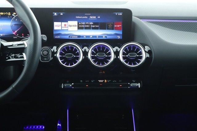 MERCEDES-BENZ GLA 200 usata, con Controllo automatico clima