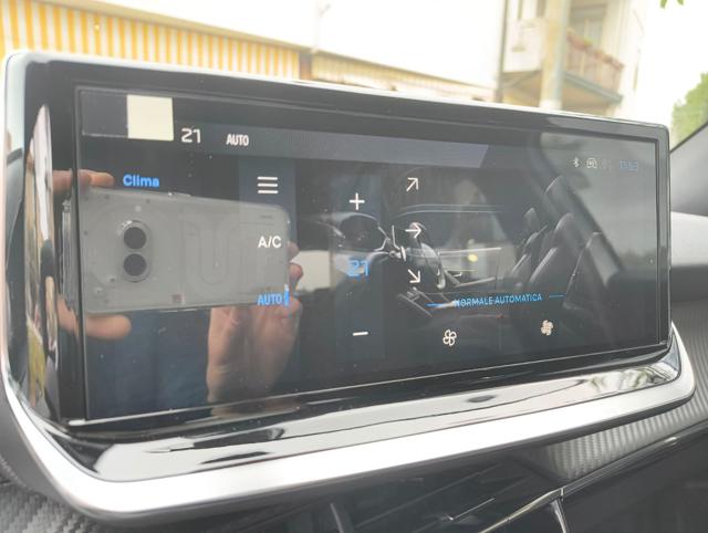 PEUGEOT 2008 usata, con Climatizzatore
