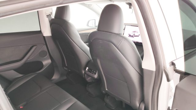 TESLA Model Y usata, con Telecamera per parcheggio assistito