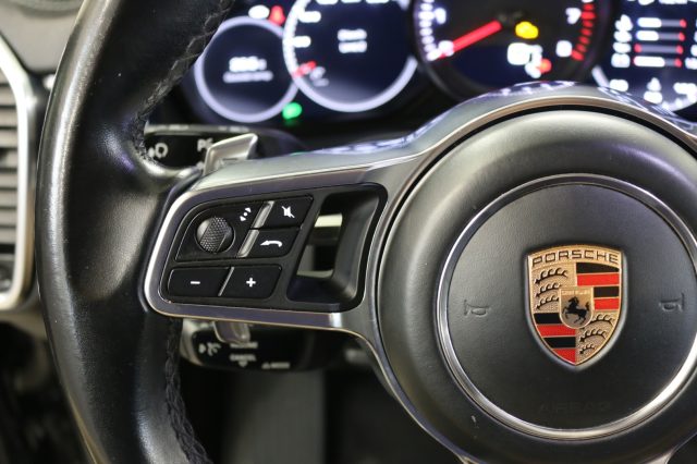 PORSCHE Cayenne usata, con Volante in pelle