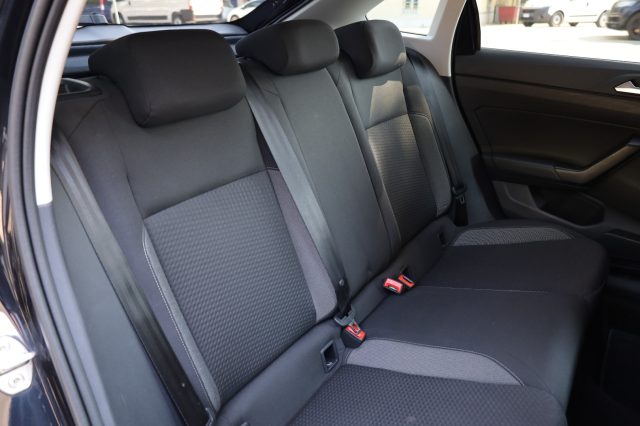 VOLKSWAGEN Taigo usata 105