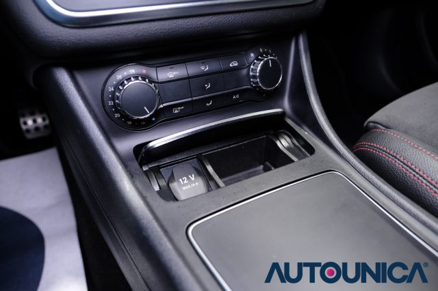MERCEDES-BENZ CLA 220 usata, con Sensori di parcheggio posteriori