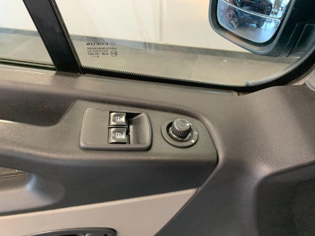 RENAULT Trafic usata, con Specchietti laterali elettrici