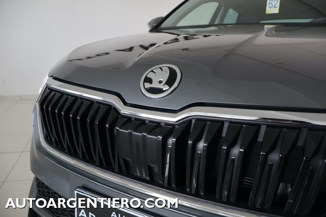 SKODA Karoq usata, con Hill holder