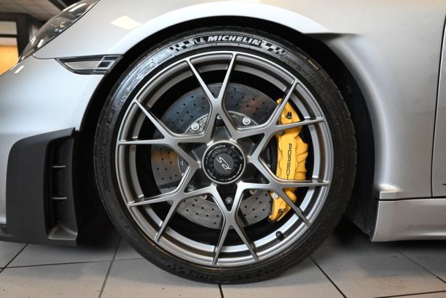 PORSCHE 718 Spyder usata 17