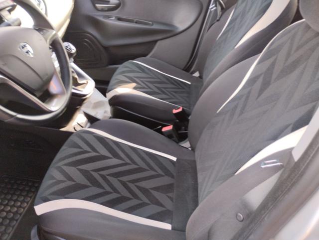 LANCIA Ypsilon usata, con Park Distance Control