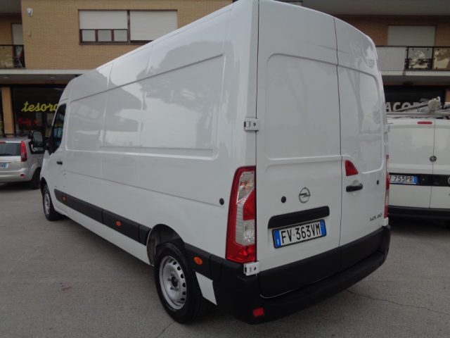OPEL Movano usata, con Airbag