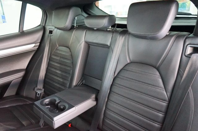 ALFA ROMEO Stelvio usata, con Sensori di parcheggio posteriori
