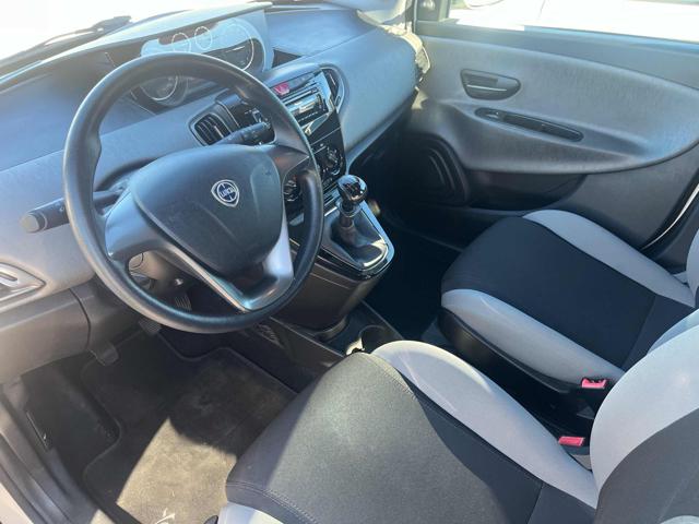 LANCIA Ypsilon usata, con Autoradio