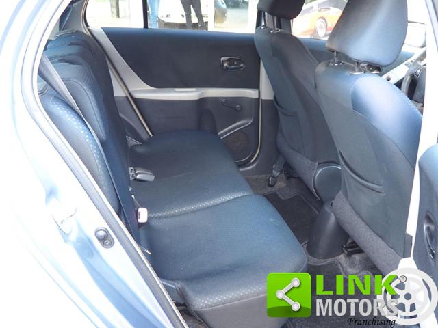 TOYOTA Yaris usata, con Sedile posteriore sdoppiato