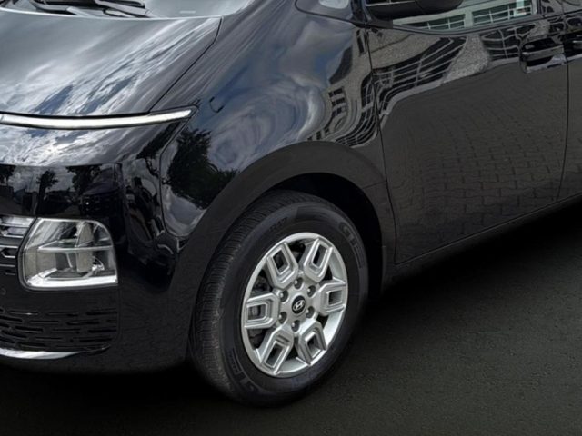 HYUNDAI Staria usata, con ESP
