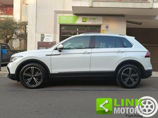 VOLKSWAGEN Tiguan usata, con Sensori di parcheggio anteriori