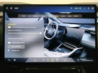 LOTUS Eletre usata, con Fari direzionali