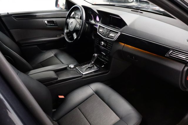 MERCEDES-BENZ E 200 usata, con Chiusura centralizzata