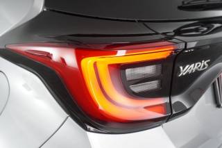 TOYOTA Yaris usata 9