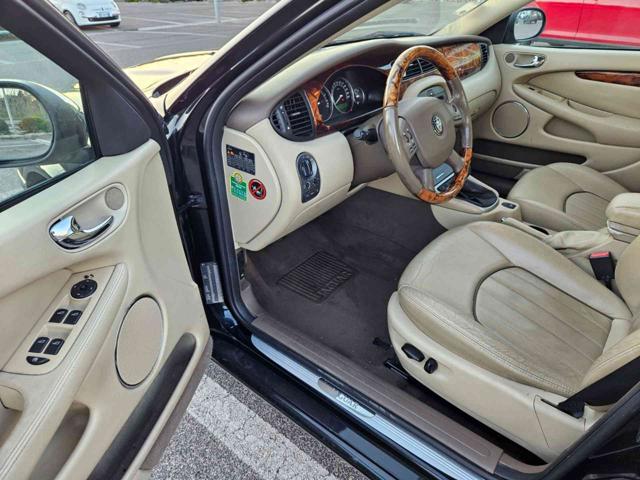 JAGUAR X-Type usata, con Fendinebbia