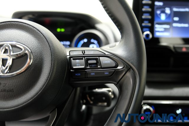 TOYOTA Yaris usata, con Bracciolo