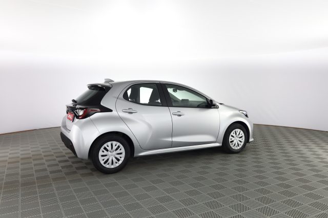 TOYOTA Yaris usata 2