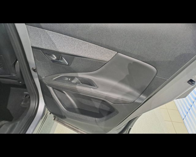 PEUGEOT 3008 usata 21