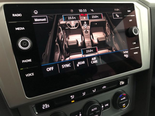 VOLKSWAGEN Passat Variant usata, con Park Distance Control