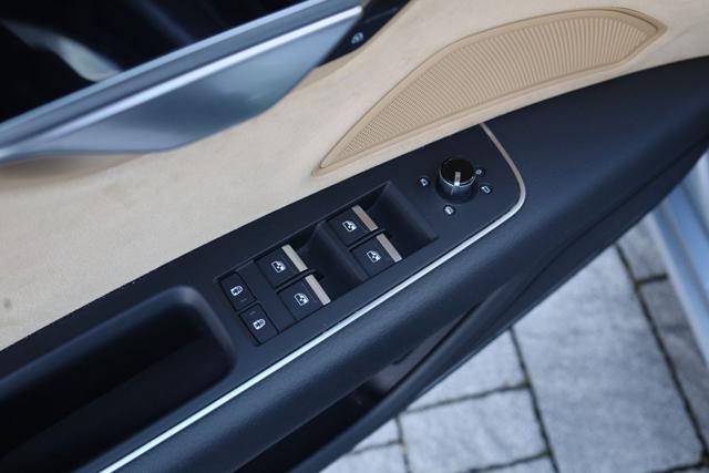 AUDI A8 usata, con Autoradio