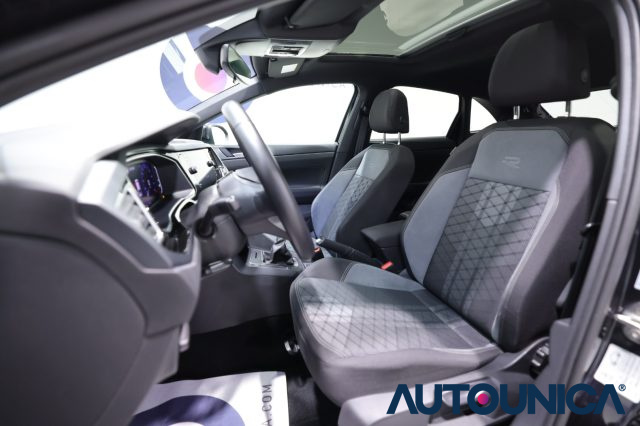 VOLKSWAGEN Taigo usata, con Autoradio