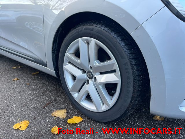 RENAULT Clio usata, con Autoradio digitale