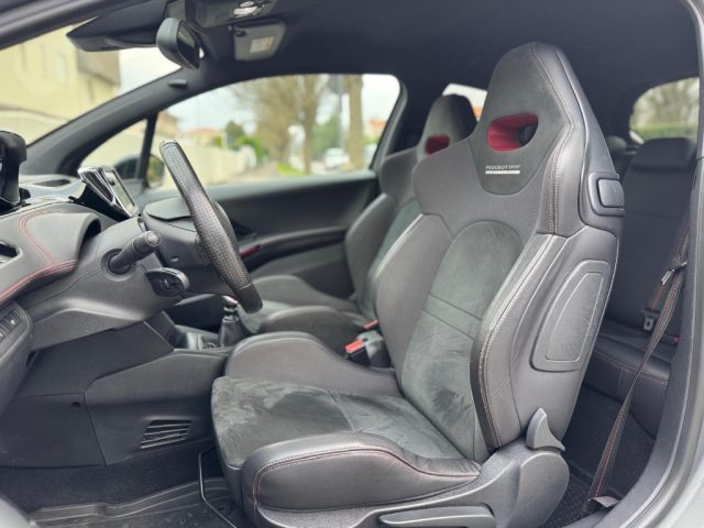 PEUGEOT 208 usata, con Autoradio