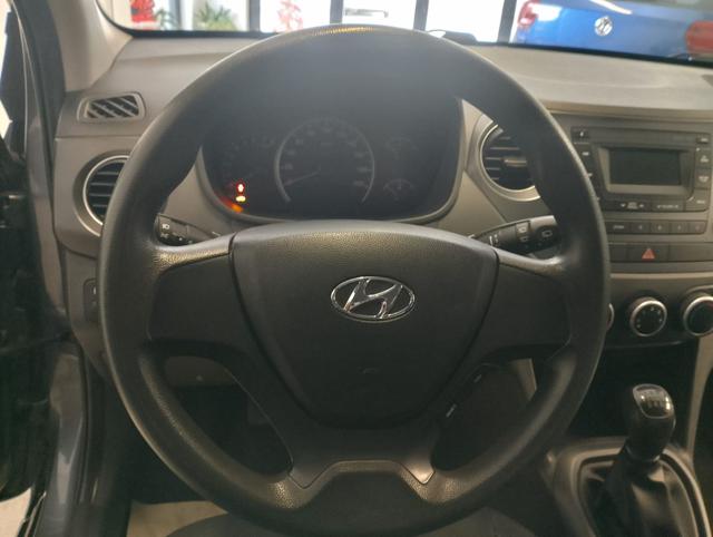 HYUNDAI i10 usata 12