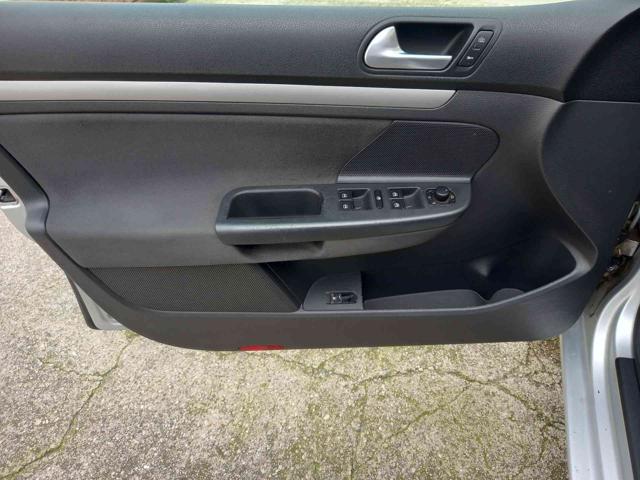 VOLKSWAGEN Golf usata, con Pneumatici estivi