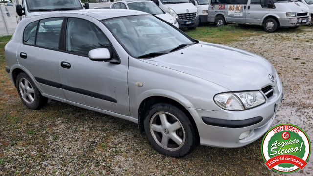 NISSAN Almera usata, con Specchietti laterali elettrici