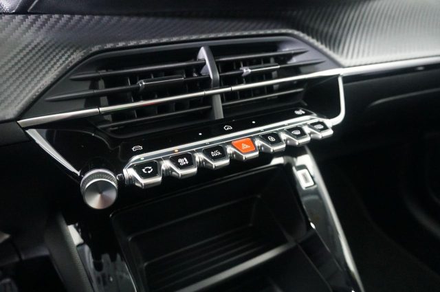 PEUGEOT 208 usata, con Controllo elettronico della corsia