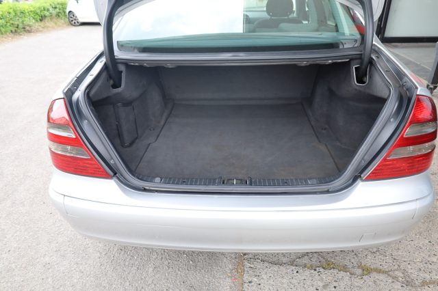 MERCEDES-BENZ E 220 usata 43