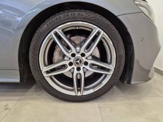MERCEDES-BENZ E 220 usata, con Cerchi in lega