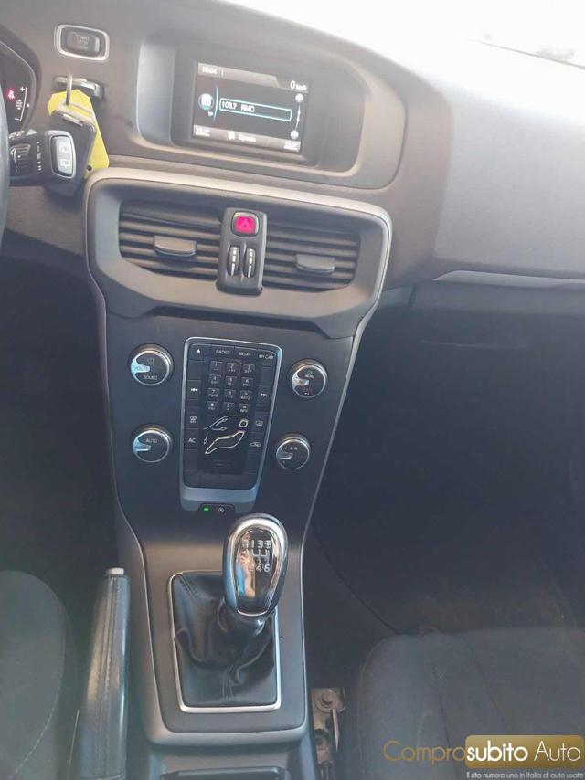 VOLVO V40 usata 38
