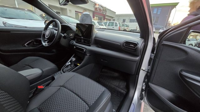 TOYOTA Yaris usata, con Sistema di navigazione