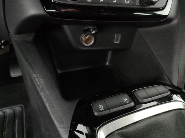 OPEL Corsa usata, con Park Distance Control