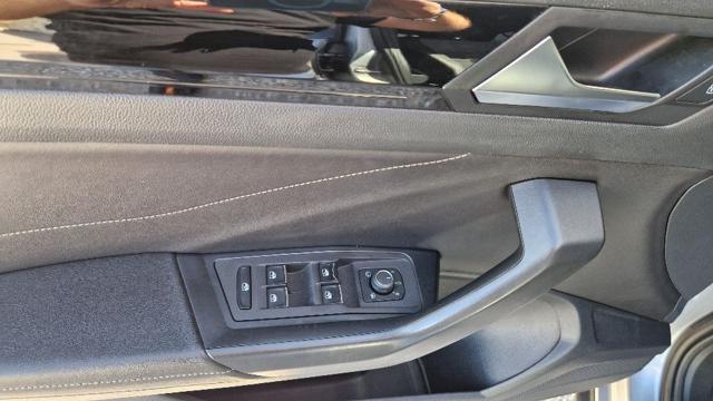VOLKSWAGEN T-Roc usata, con Autoradio