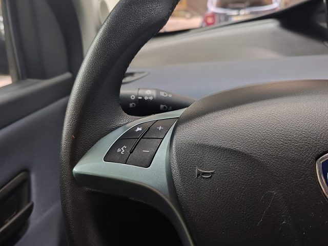 LANCIA Ypsilon usata, con Park Distance Control
