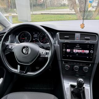 VOLKSWAGEN Golf Variant usata, con USB