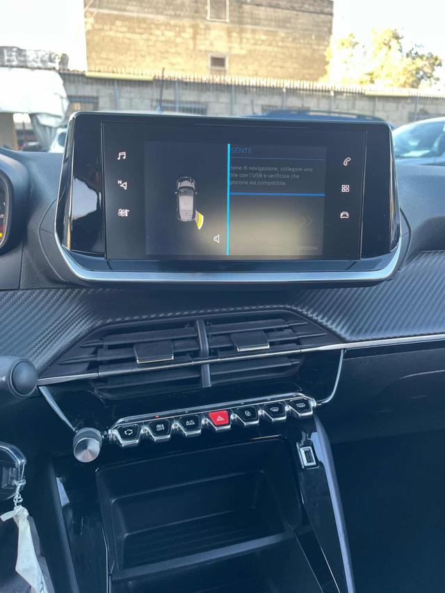 PEUGEOT 208 usata, con Autoradio