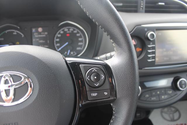 TOYOTA Yaris usata 17