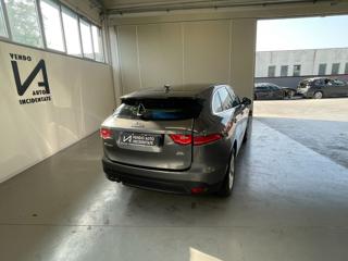 JAGUAR F-Pace usata, con Boardcomputer