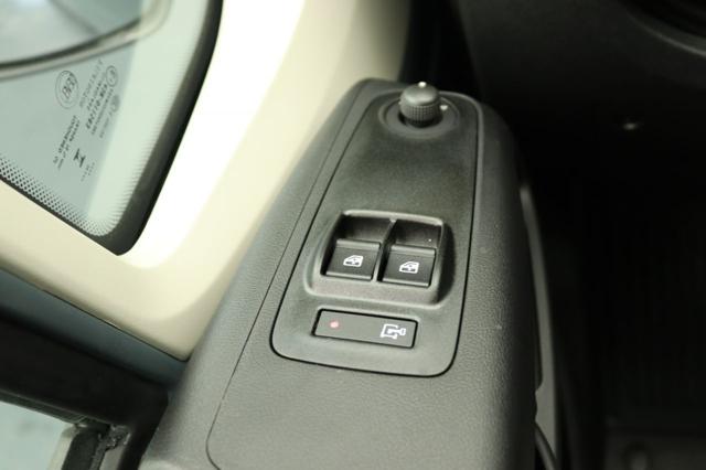 PEUGEOT Boxer usata, con USB