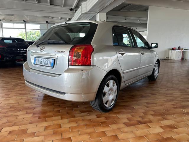 TOYOTA Corolla usata, con Autoradio