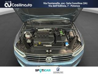 VOLKSWAGEN Passat Variant usata, con Volante in pelle